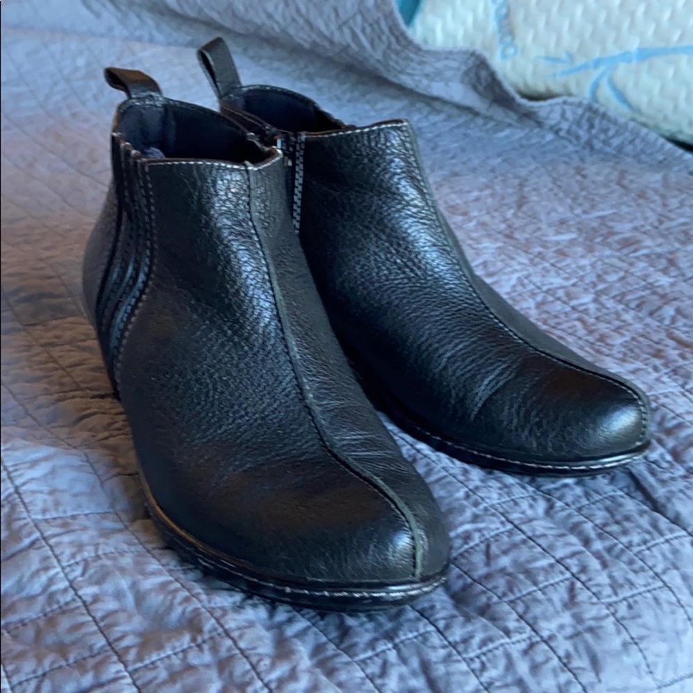 Ankle booties